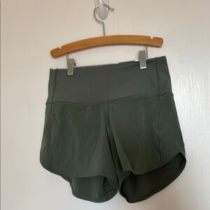 Lululemon Speed Up Shorts - size 4